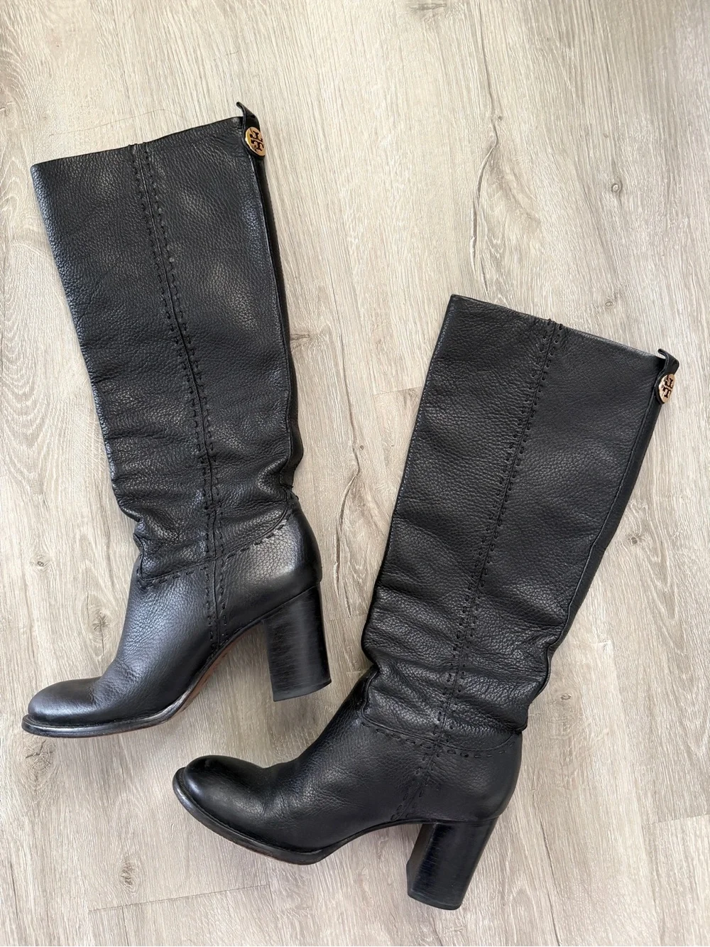 Tory Burch Black Pebbled Leather Heeled Boots Womens size 7.5